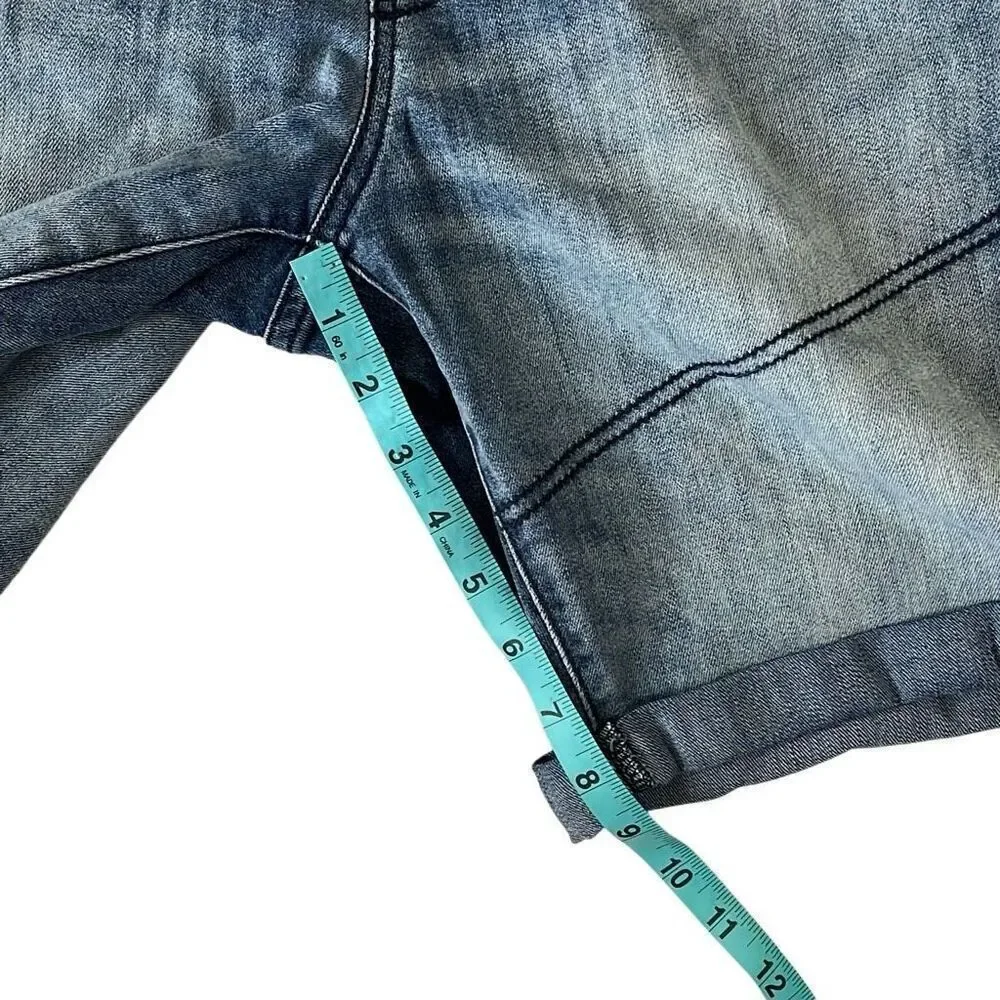 Levi’s Jean Shorts - Picture 7 of 9